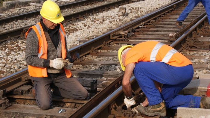 Lavori al passaggio a livello di San Benigno di Cuneo: bus sostitutivi da e per Saluzzo