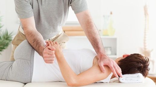 Il Massofisioterapista esegue, su prescrizione medica, e non, massaggi mirati a prevenire, alleviare e risolvere tantissime problematiche che minano il nostro benessere