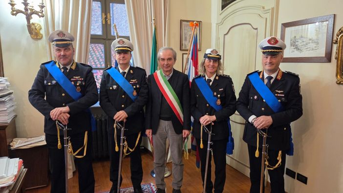 Polizia Locale di Bra, promossi due nuovi vicecommissari: sono Bruna Dalmasso e Carlo Barra Polizia Locale di Bra, promossi due nuovi vicecommissari: sono Bruna Dalmasso e Carlo Barra