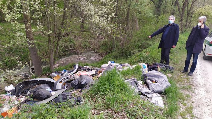 Gli assessori Marcarino e Reggio durante un recente sopralluogo nella zona del lago San Biagio Gli assessori Marcarino e Reggio durante un recente sopralluogo nella zona del lago San Biagio