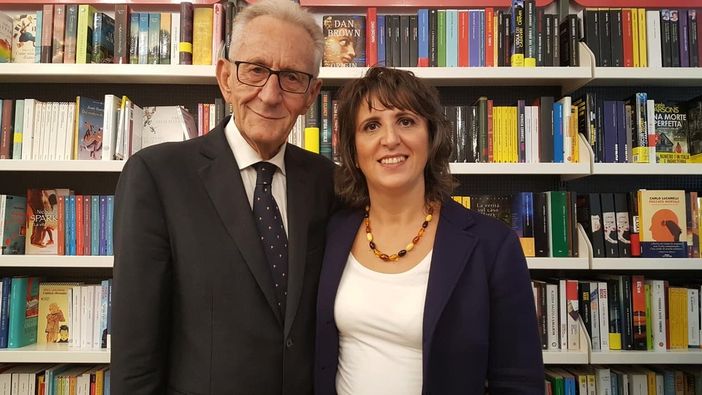 Il professor Beppe Ghisolfi, già ospite al Caffè Letterario di Silvia Gullino Il professor Beppe Ghisolfi, già ospite al Caffè Letterario di Silvia Gullino