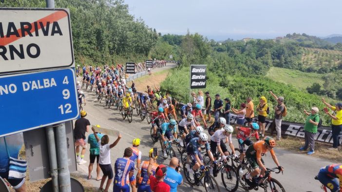 La vetrina del Tour, volano mondiale per il turismo di Langhe e Roero. E Cirio annuncia: "Pronti per la Vuelta 2025" La vetrina del Tour, volano mondiale per il turismo di Langhe e Roero. E Cirio annuncia: "Pronti per la Vuelta 2025"