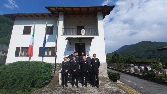 Il Generale di Brigata Naziario Palmieri in visita alla stazione carabinieri forestale di Sampeyre