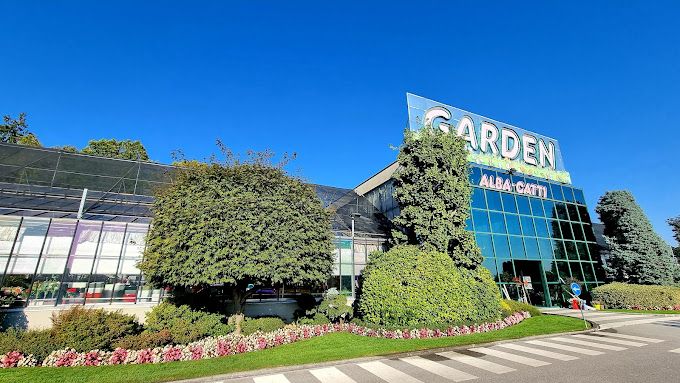 Si ricerca giardiniere con esperienza Si ricerca giardiniere con esperienza