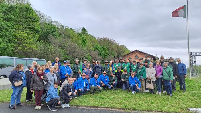 Avis ed ANA Bra in visita al Memoriale ed alla Caserma Vian di Cuneo