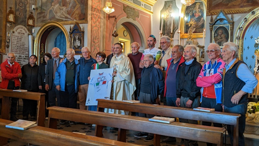 La maglia di Elisa Balsamo donata al Santuario di Monserrato