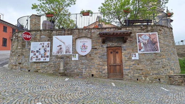 La mostra diffusa “In assenza di gravità”, curata dalla Fondazione Vialli e Mauro,