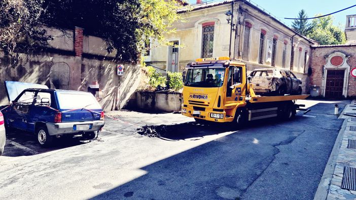 Due auto in fiamme a Mondovì nella notte: intervengono i Vigili del Fuoco