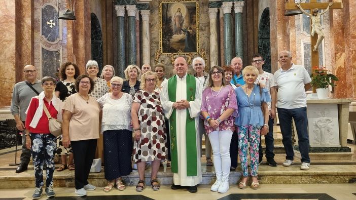 Schegge di luce: pensieri sui Vangeli festivi di don Antonio Dellagiulia