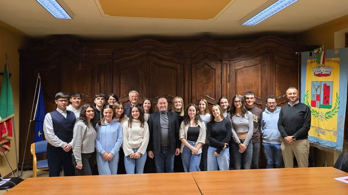 La consegna della Costituzione ai neo maggiorenni Cerveresi La consegna della Costituzione ai neo maggiorenni Cerveresi