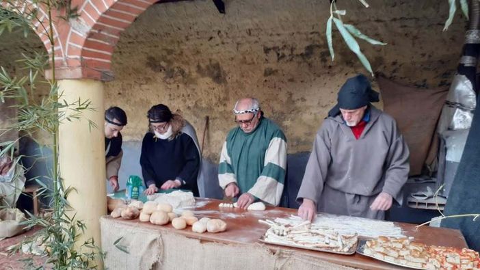 La rappresentazione di antichi mestieri in una passata edizione del presepe vivente di Bandito