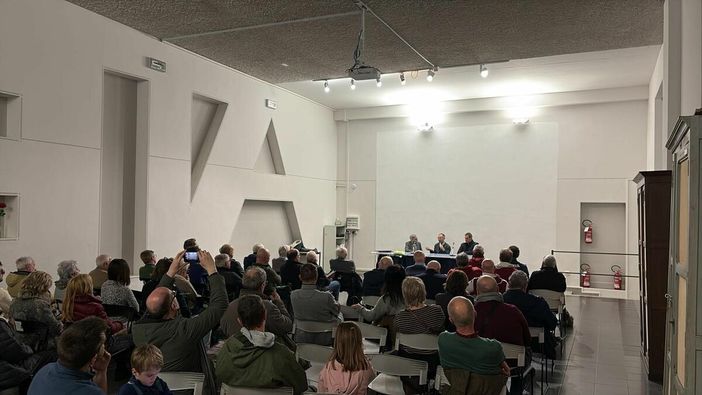 Il pubblico alla presentazione del libro