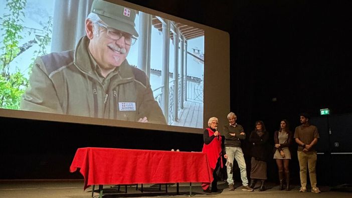 Cuneo, più di 300 persone al Monviso per vedere il film "Lupi nostri"