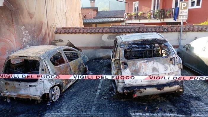 Le auto andate a fuoco Le auto andate a fuoco