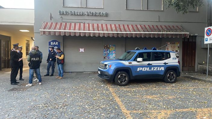 Controlli alla stazione ferroviaria di Alba (archivio) Controlli alla stazione ferroviaria di Alba (archivio)