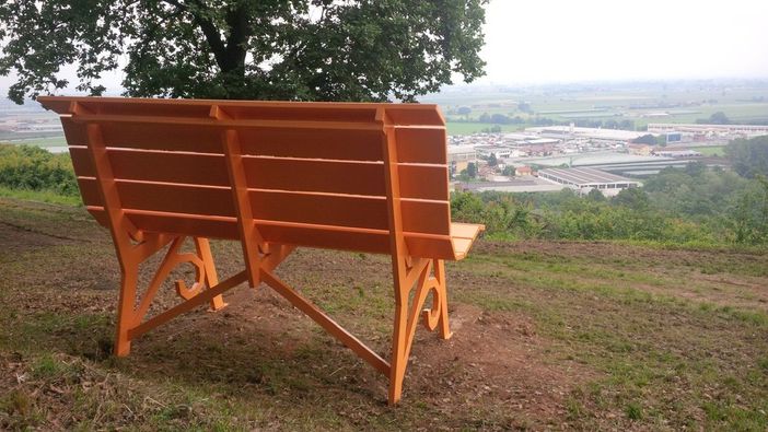 Inaugurata la prima "Big Bench" di Costigliole Saluzzo Inaugurata la prima "Big Bench" di Costigliole Saluzzo