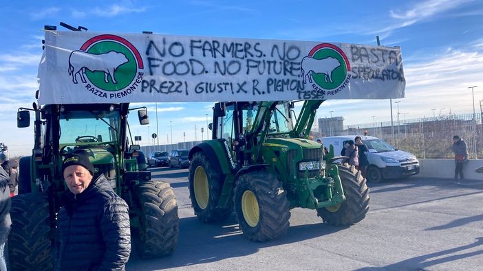 Questa mattina la protesta sul piazzale del Miac in frazione Ronchi a Cuneo