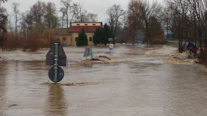 L'esondazione del Po a Faule: località Porto-Capriolo totalmente isolata