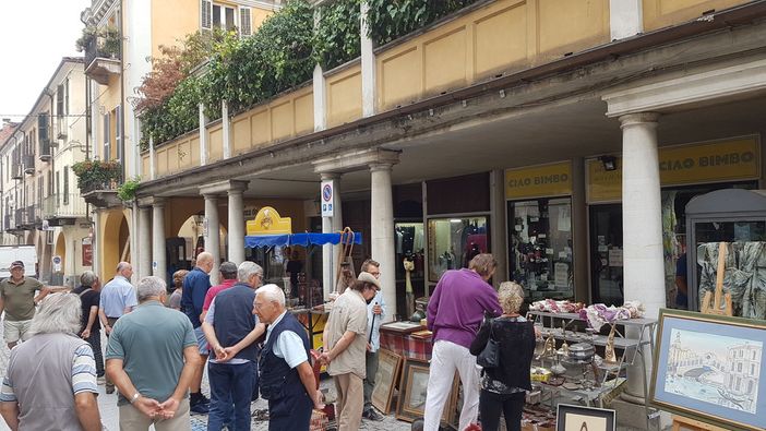A Fossano il gradito ritorno del mercatino dell’antiquariato e degli hobbisti