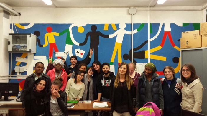 Integrazione e multietnicità: il gruppo informale "Cuneo Città Aperta" ha incontrato la classe serale del "Grandis" di Cuneo Integrazione e multietnicità: il gruppo informale "Cuneo Città Aperta" ha incontrato la classe serale del "Grandis" di Cuneo