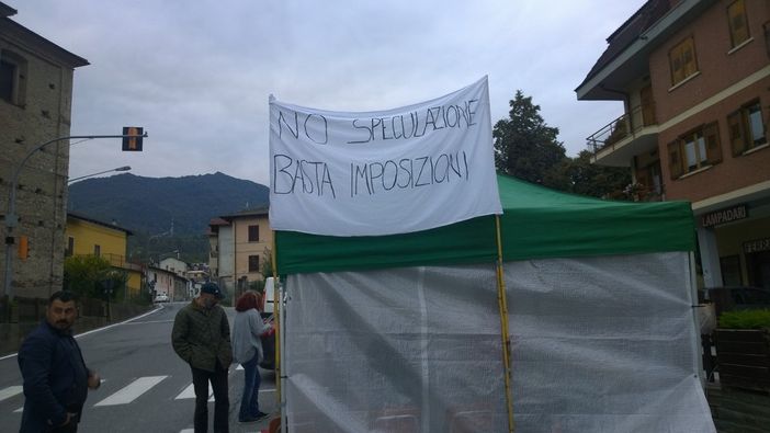 Il presidio a Monterosso Grana Il presidio a Monterosso Grana