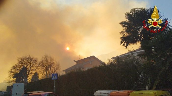 A fuoco le pendici del Musinè, nel torinese: sul posto anche i vigili del fuoco della Granda A fuoco le pendici del Musinè, nel torinese: sul posto anche i vigili del fuoco della Granda