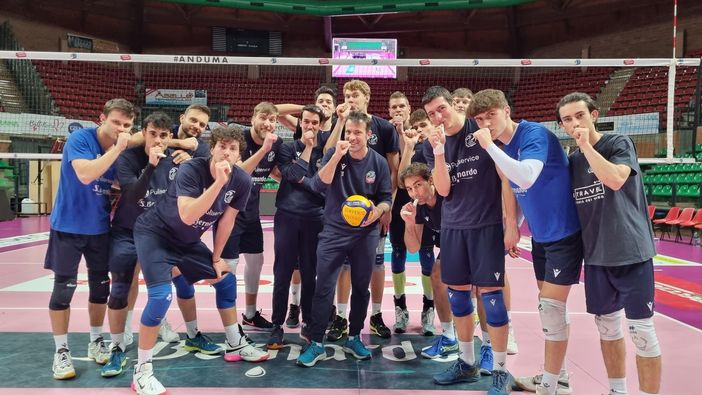 I compagni di squadra salutano il neo papà Iacopo: al Santa Croce di Cuneo è nato Federico I compagni di squadra salutano il neo papà Iacopo: al Santa Croce di Cuneo è nato Federico