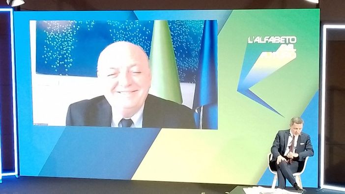 Bollette pazze, il ministro Pichetto: "Con la Manovra siamo coperti fino a marzo. Poi si vedrà"