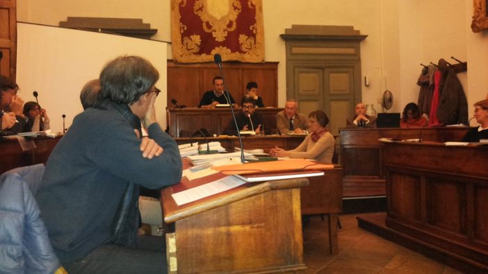 Il Consiglio comunale di Saluzzo in un'immagine di repertorio