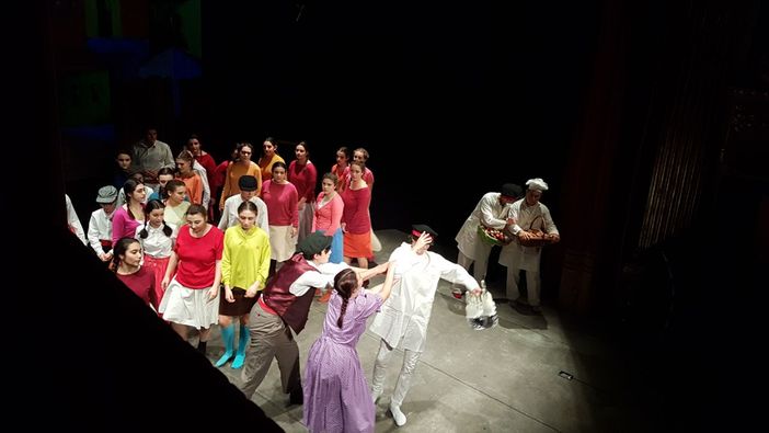 Finisce senza applausi lo spettacolo “Brundibár” al Toselli di Cuneo, in ricordo dei bambini di Terezín