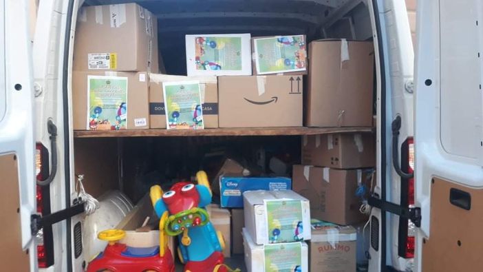 Da Boves un carico di giocattoli per i bambini nei territori di guerra [FOTO]