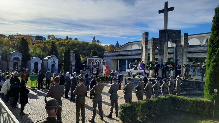 Commemorazione dei defunti e cerimonia in onore dei caduti al cimitero urbano di Cuneo (FOTO)