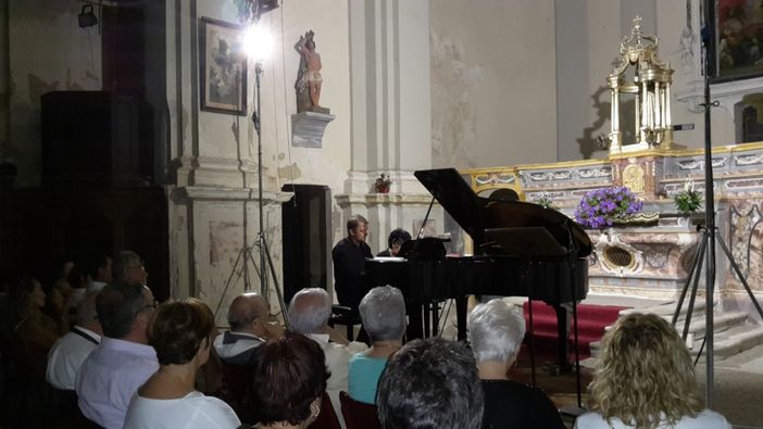 Bra: tutto pronto per il concerto benefico di Don Luigi Lucca e Raffaella Portolese