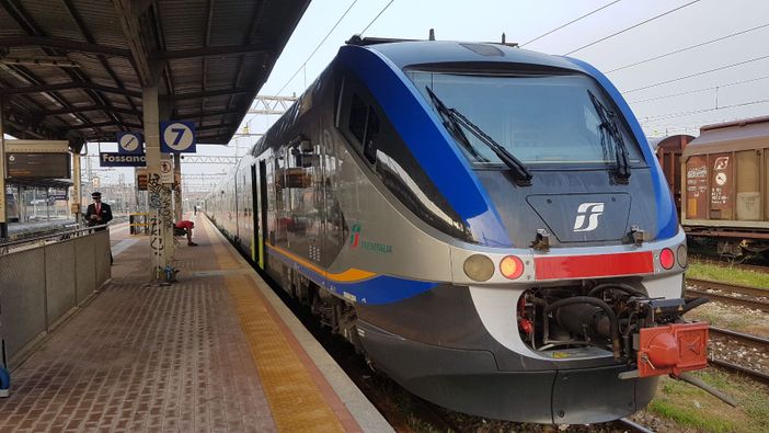 Tragedia sfiorata lungo i binari ferroviari del Tenda