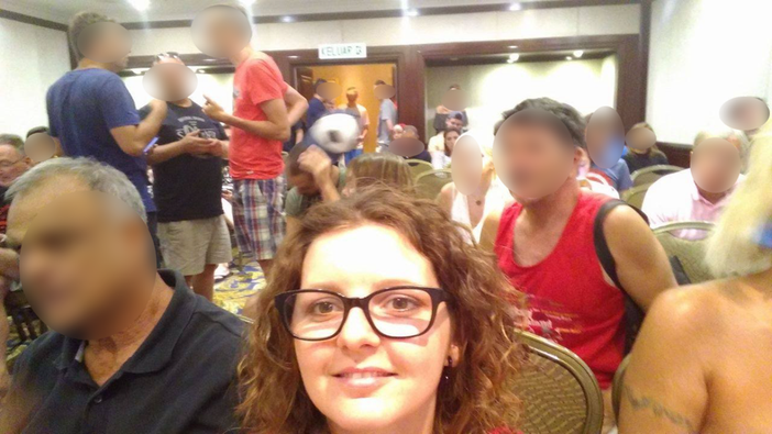 La foto che Elisa ha mandato a sua mamma per farle sapere che sta bene