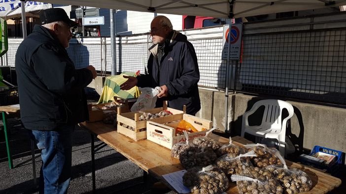 340 ambulanti al mercato della Fiera Fredda a Borgo San Dalmazzo (FOTO)