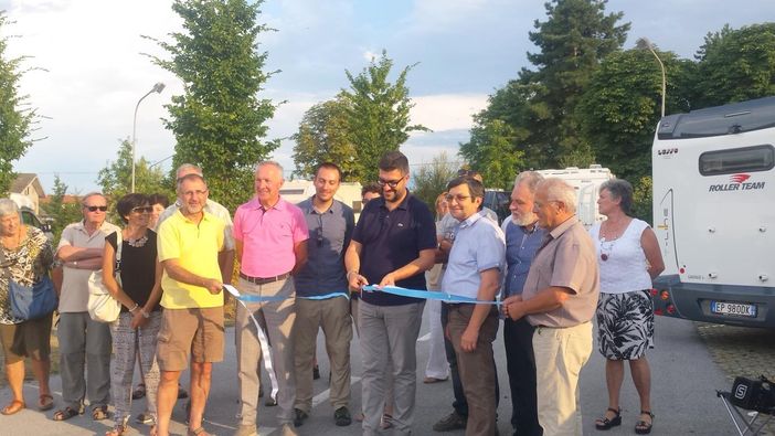 Saluzzo, taglio del nastro dell'area camper nel posteggio Bodoni