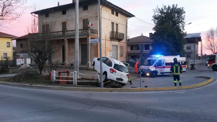 Rocambolesco incidente a Spinetta, alle porte di Cuneo
