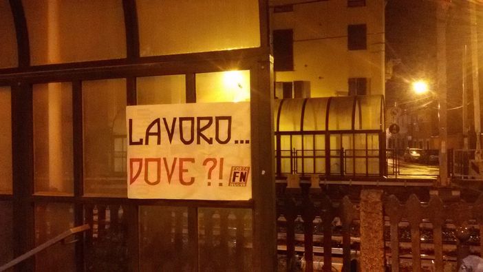 "Lavoro dove?": così Forza Nuova ricorda il 1° maggio vicino all'Alstom di Savigliano
