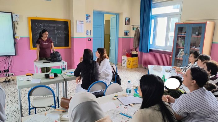 Bra, terminato con successo il corso di italiano per mamme straniere alla scuola Munari