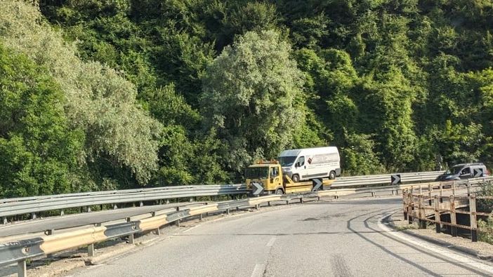 Lievi rallentamenti al traffico sul Ponte del Sale per incidente