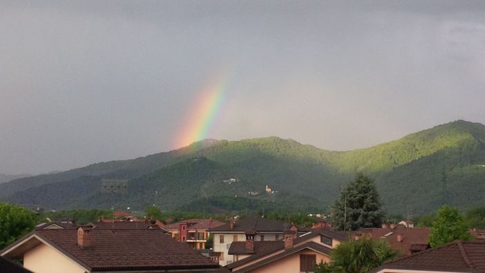 Arcobaleno sulla Torino-Savona all'uscita di Fossano