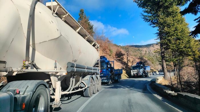 Stop ai Tir sulla Statale 28 del Colle di Nava. Oggi vertice col prefetto di Imperia e i presidenti delle due province Stop ai Tir sulla Statale 28 del Colle di Nava. Oggi vertice col prefetto di Imperia e i presidenti delle due province