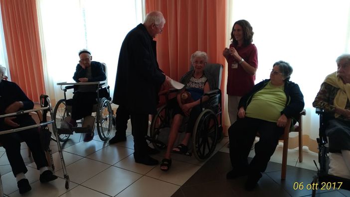 Marene: Monsignor Nosiglia in visita alla residenza "La Corte Anni Azzurri"