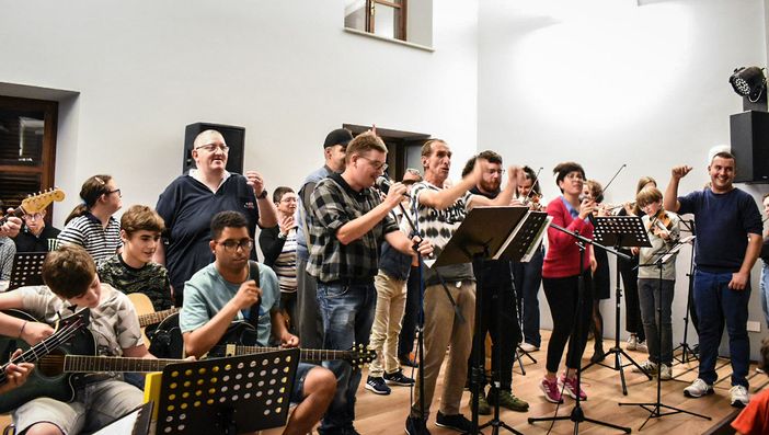 "Te lo dico così" a Boves: la musica come ponte per superare le fragilità "Te lo dico così" a Boves: la musica come ponte per superare le fragilità