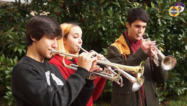 Cuneo, musicisti davanti al Santa Croce per dire NO alla violenza sulle donne (VIDEO)