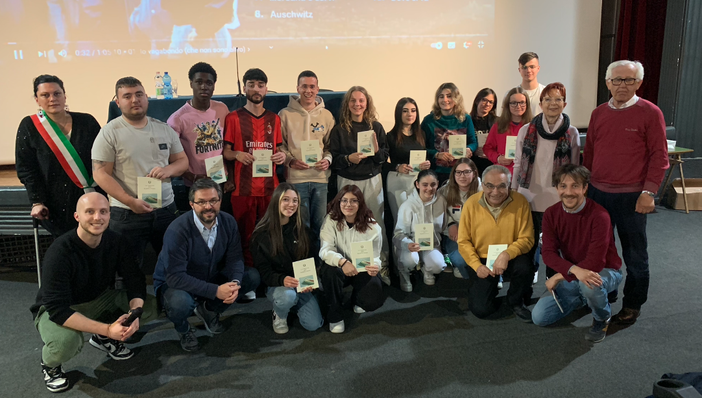 Consegnata la Costituzione Italiana ai neo 18enni saviglianesi [FOTO]