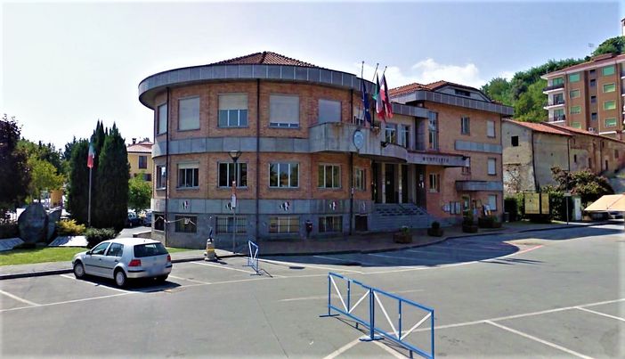 Il municipio di Manta