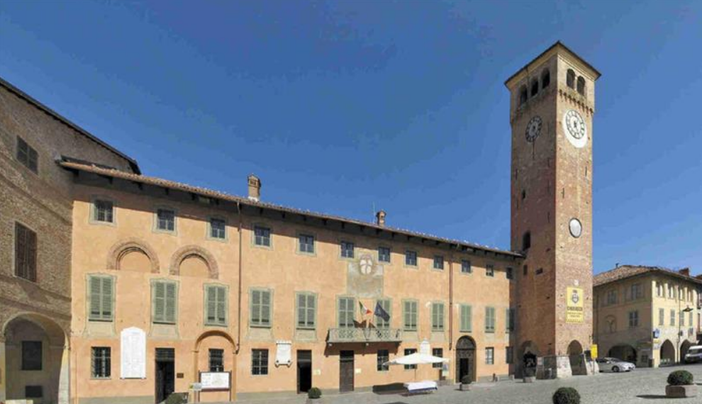 Municipio di Cherasco, immagine di repertorio Municipio di Cherasco, immagine di repertorio