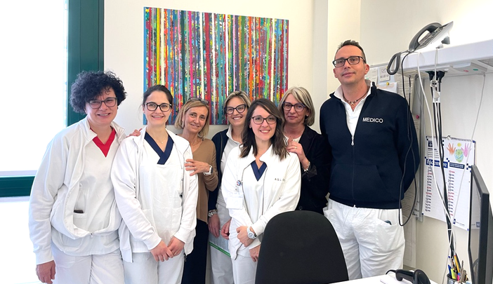 Mondovì, l'oncologia del Montis Regalis  più accogliente grazie agli arredi donati  dall'associazione Un sorriso per Giorgia [FOTO]